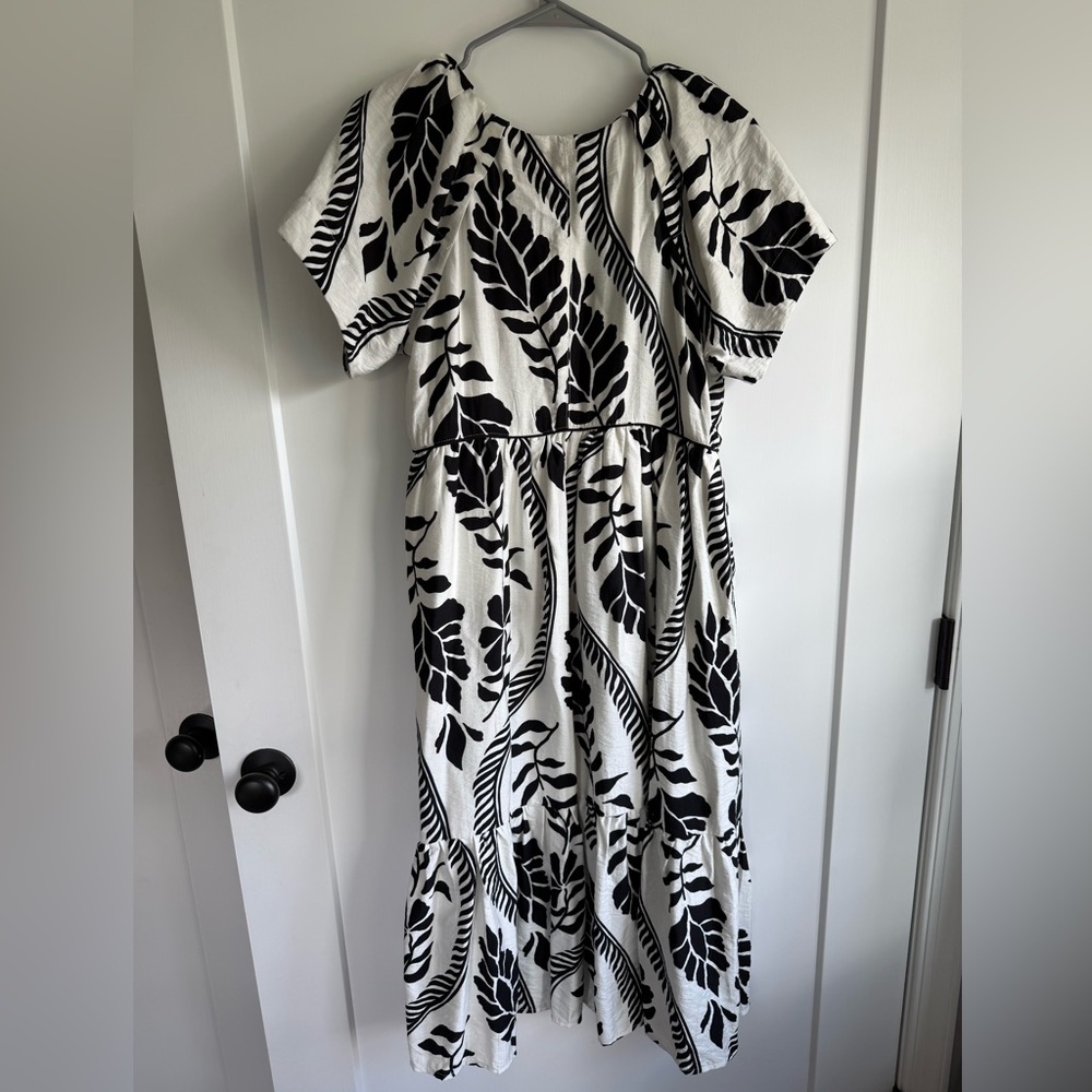 Rowan Boho Floral Black White Leaf Pattern Maxi Dress with Pockets SMALL NWT - Picture 9 of 10